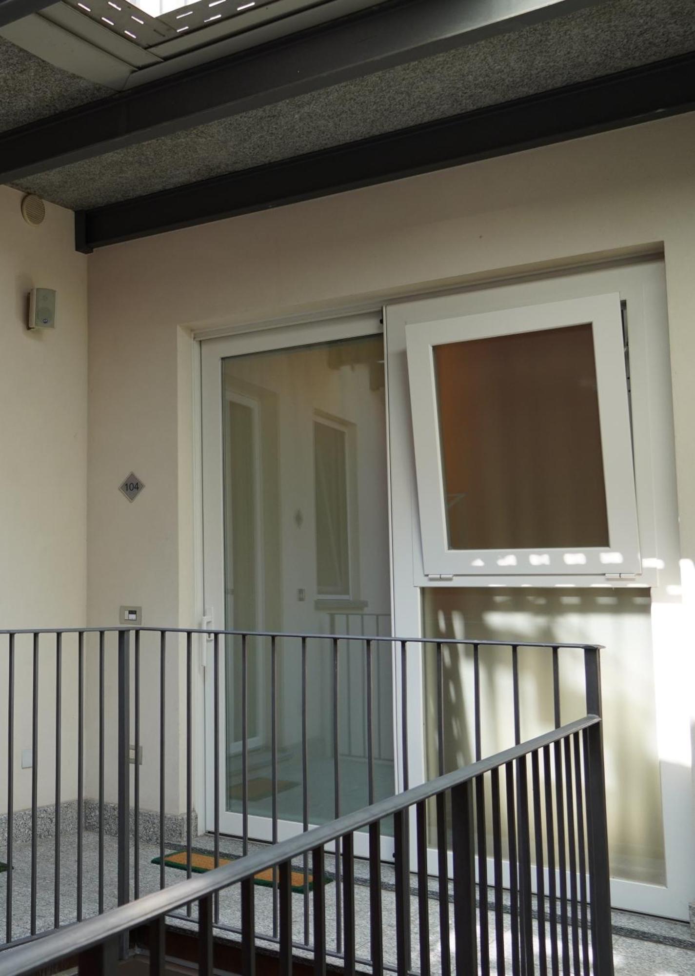 Hotel Ponti Angera Exterior foto